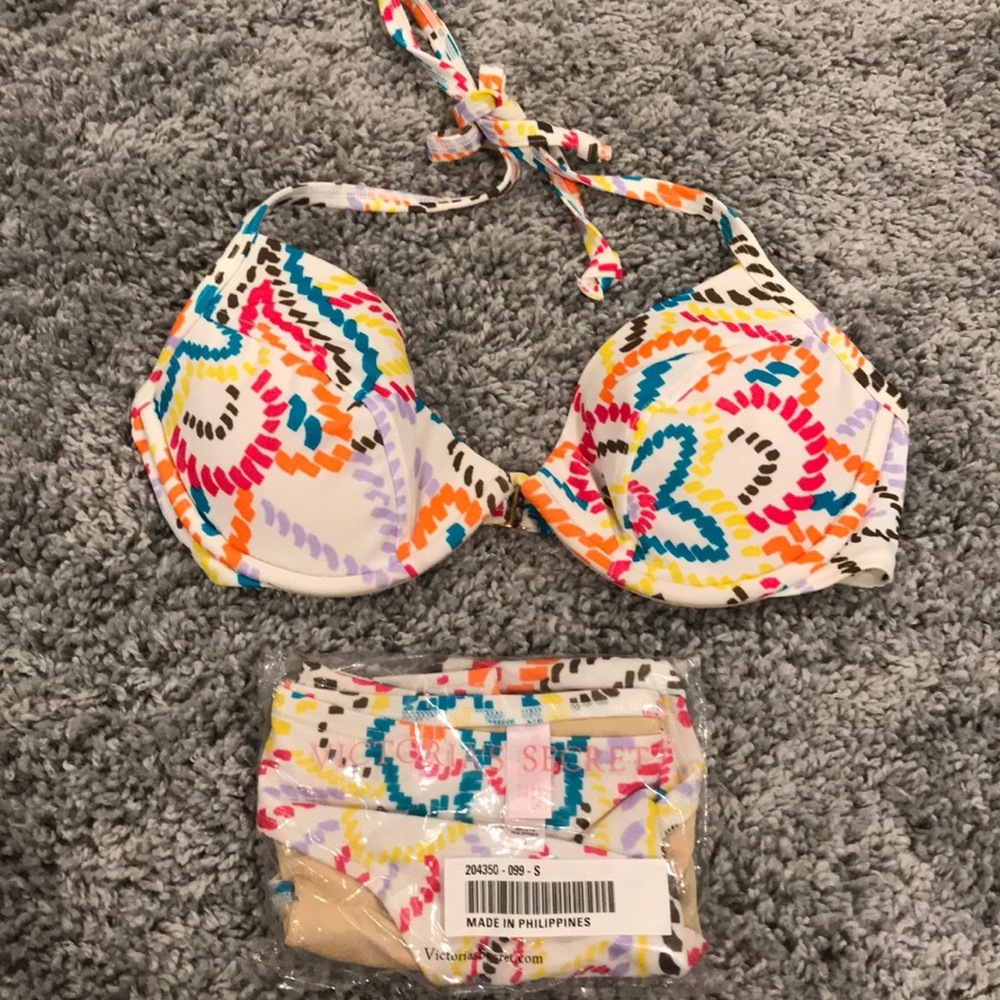 Victoria’s Secret bikini